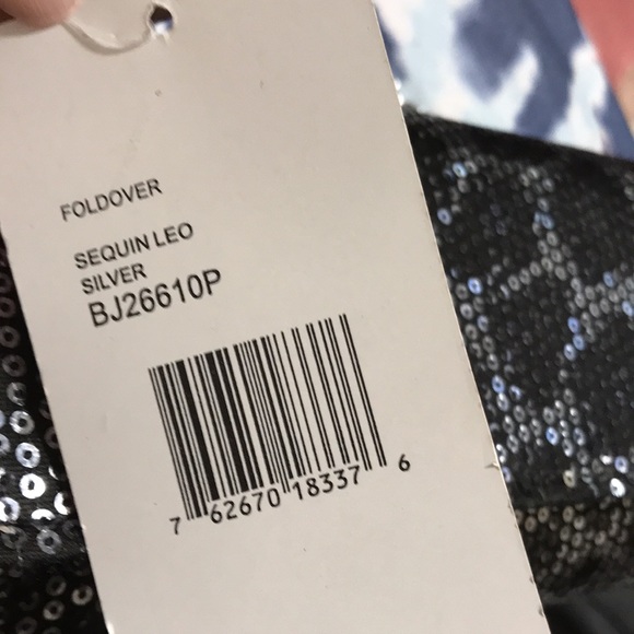 Betsey Johnson Sequin Leo silver clutch with silver tone strap. NWT - Picture 9 of 10